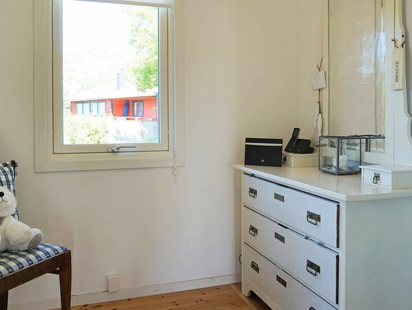 Coffee/tea maker, fridge, microwave - 7 Person Holiday Home in Nösund (Nosund)