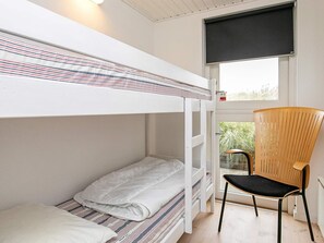 House - 7 Person Holiday Home in Lokken (Lokken)