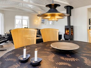 House | Dining - 7 Person Holiday Home in Lokken (Lokken)