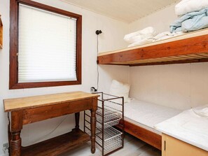 2 bedrooms, cots/infant beds
