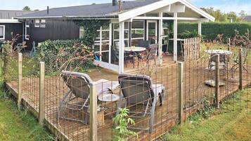 House | Outdoor dining