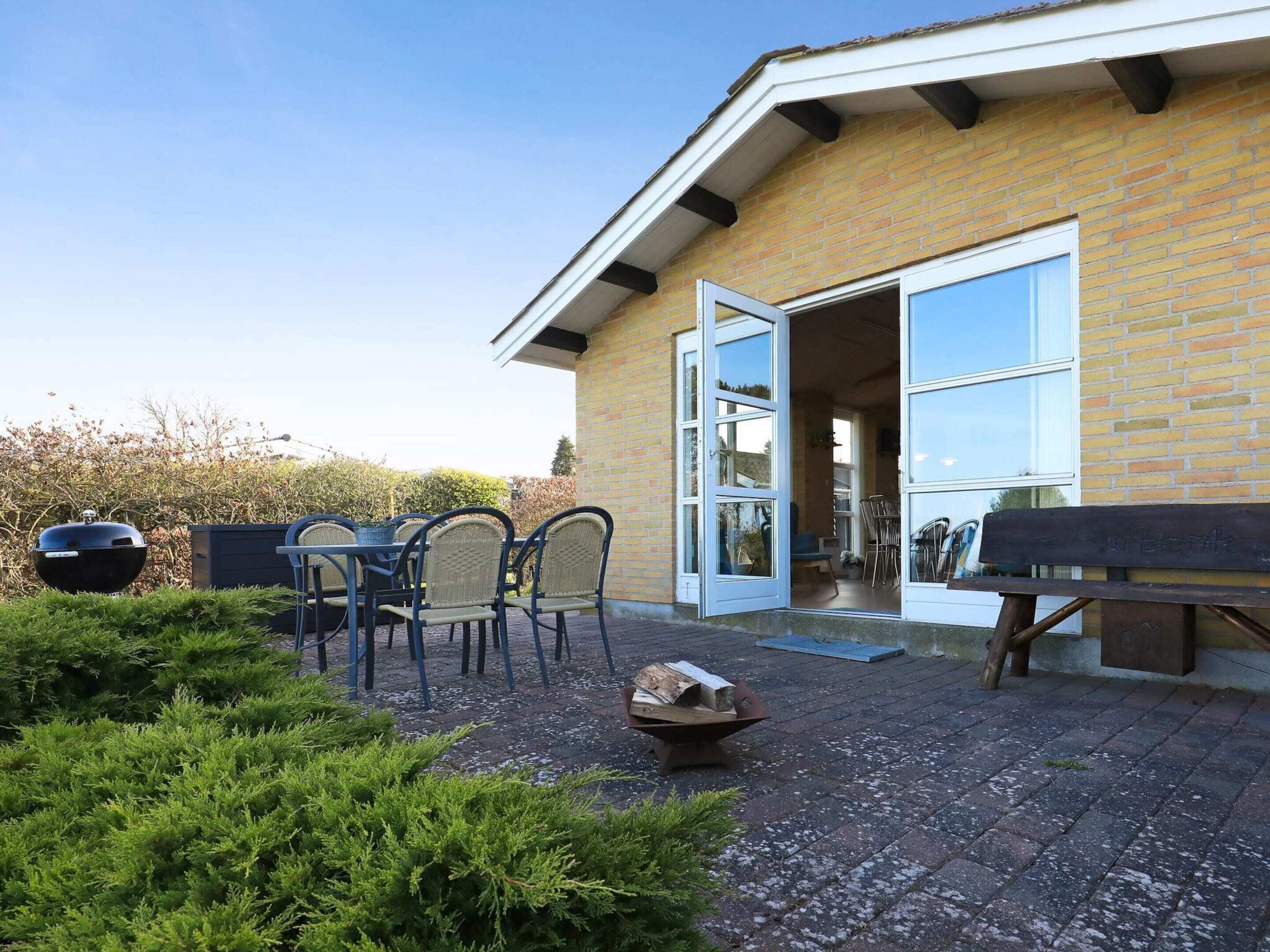 House | Outdoor dining