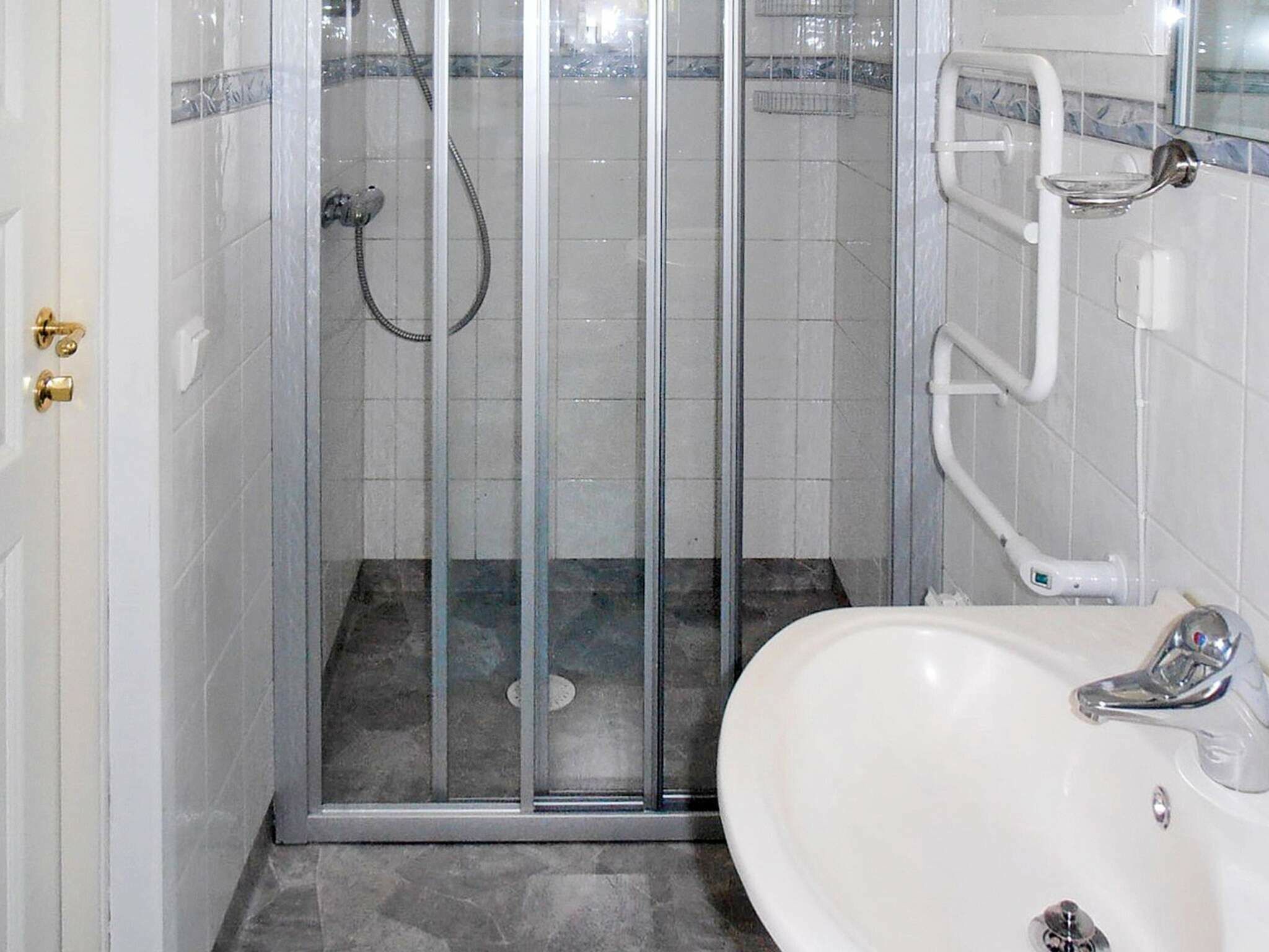 Buồng tắm vòi sen 