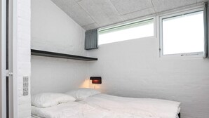 3 bedrooms, cribs/infant beds - Serene Holiday Home in Blokhus With Sauna (Brovst)
