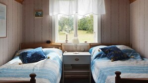 2 bedrooms, individually furnished - 5 Person Holiday Home in Väderstad (Vaderstad)