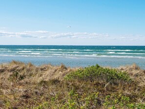 House | Beach - 6 Person Holiday Home in Glesborg (Glesborg)