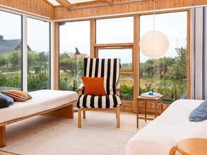 House - 6 Person Holiday Home in Glesborg (Glesborg)