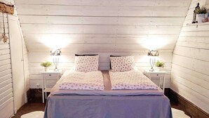 2 chambres, ameublement unique, literie fournie