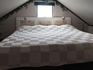 Individually furnished, bed sheets