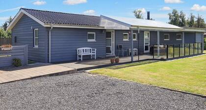 Tranquil Retreat in Hou Oasis-by Traum