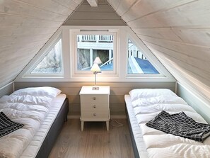 4 bedrooms, individually furnished - Seaside Fisherman s Haven-by Traum (Bomlo)