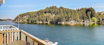 4 Star Holiday Home in Urangsvag