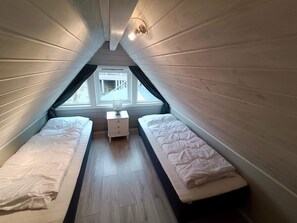 4 habitaciones y muebles diferentes 