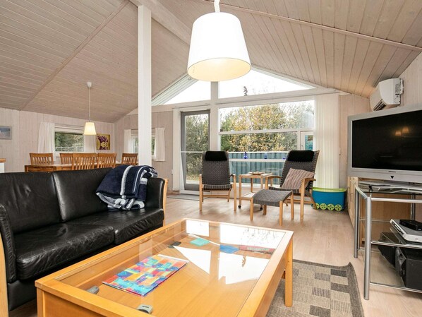 House | Interior - 6 Person Holiday Home in Lokken (Lokken)