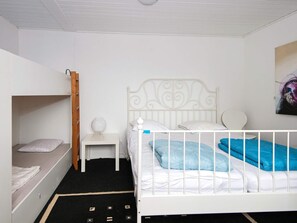 3 bedrooms - 8 Person Holiday Home in Thyboron (Thyborøn)