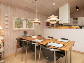 House | Dining - 4 Person Holiday Home in Hals (Hals)