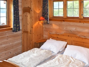 House | 2 bedrooms, individually furnished, bed sheets