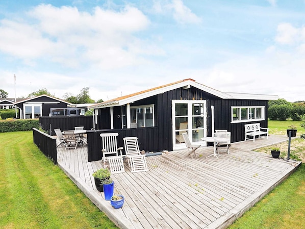 House | Outdoor dining