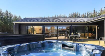 Luxurious Holiday Home in Ålbæk With Whirlpool