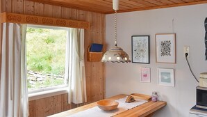 2 bedrooms, individually furnished - 4 Person Holiday Home in Eidsvåg (Nesset)