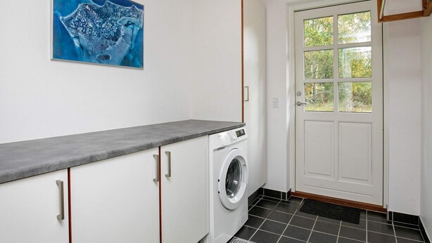 House | Laundry - Elegant Holiday Home in Nordjylland With Terrace (Læsø)