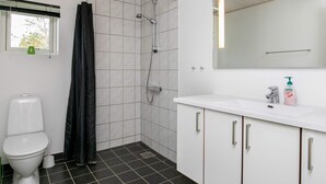 Bathroom - Elegant Holiday Home in Nordjylland With Terrace (Læsø)