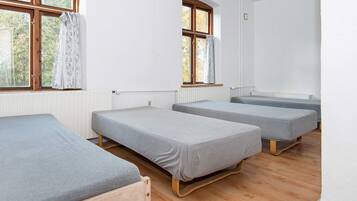 5 Schlafzimmer, Babybetten