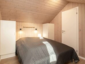 Room - 8 Person Holiday Home in Blavand (Blavand)