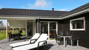 House | Outdoor dining - 8 Person Holiday Home in Bindslev (Bindslev)