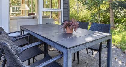 Tranquil Waterside Retreat-by Traum