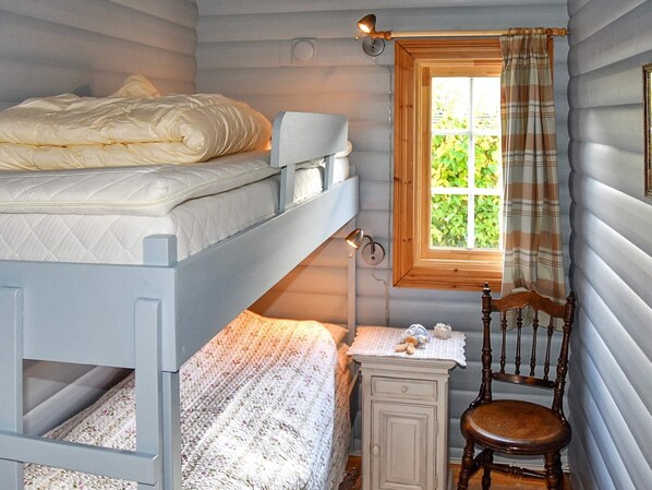 3 bedrooms, individually furnished