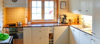 Family Oasis With Lake View-by Traum