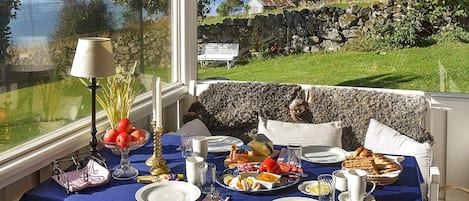 House | Outdoor dining