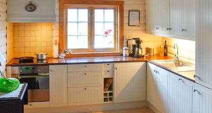 Family Oasis With Lake View-by Traum