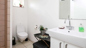 Bathroom - Holiday Home in Svendborg (Svendborg)