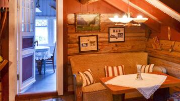 House | Dining