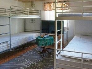 1 bedroom, individually furnished