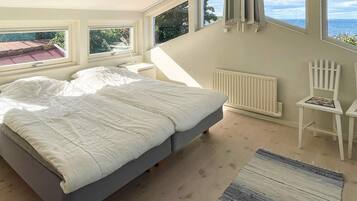 House | 4 bedrooms, individually furnished
