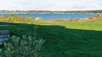 House | Water view