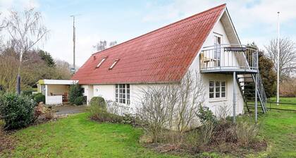 6 Person Holiday Home in Bogense