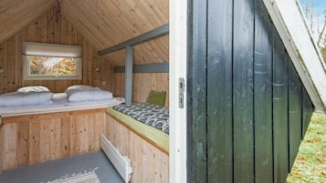 3 bedrooms, cribs/infant beds