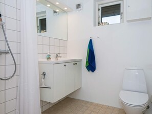 Bathroom - Elegant Holiday Home in Knebel With Sauna (Knebel)