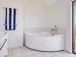 House | Spa treatment