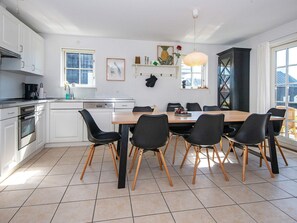 Casa | Cozinha privada | Cadeirão de bebê