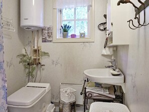 Shower - 5 Person Holiday Home in Hallstavik (Hallstavik)