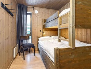 4 bedrooms