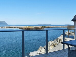 Exterior - 10 Person Holiday Home in Brattvag (Ålesund)