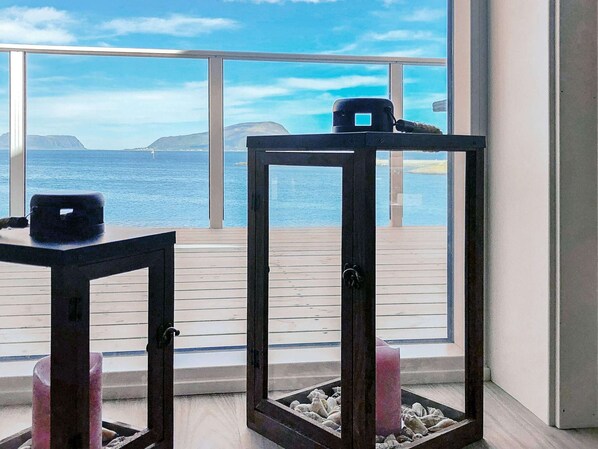 Interior - 10 Person Holiday Home in Brattvag (Ålesund)