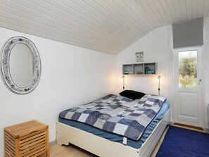 1 bedroom, cribs/infant beds - Elegant Holiday Home in Funen With Roofed Terrace (Frørup)