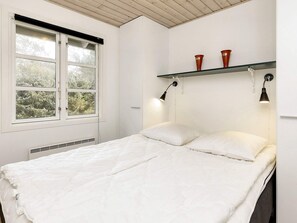 4 bedrooms - 7 Person Holiday Home in Hals (Hals)